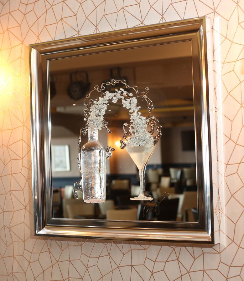 ทิฟฟานี่ส์ โฮเต็ล Hotel แบล็คพูล ภายนอก รูปภาพ