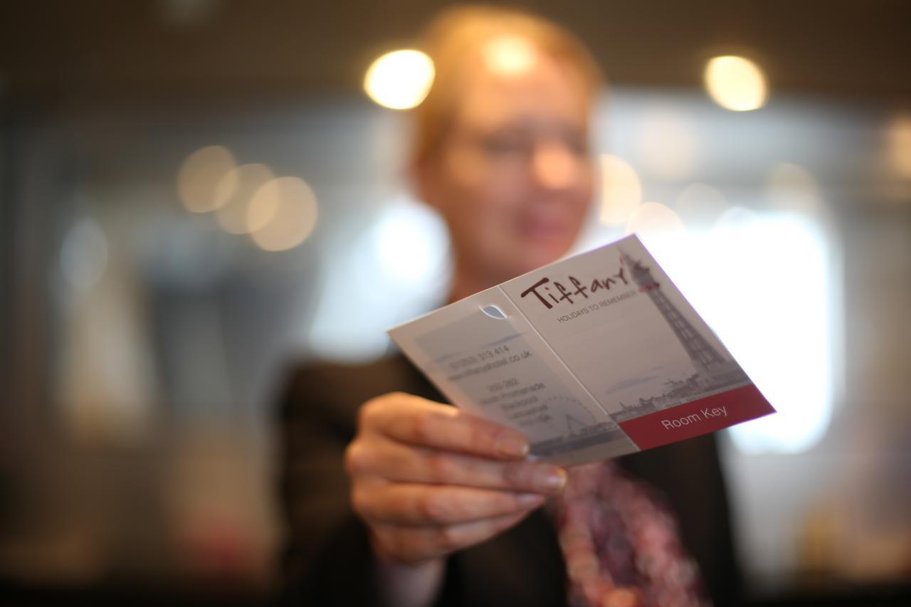 ทิฟฟานี่ส์ โฮเต็ล Hotel แบล็คพูล ภายนอก รูปภาพ