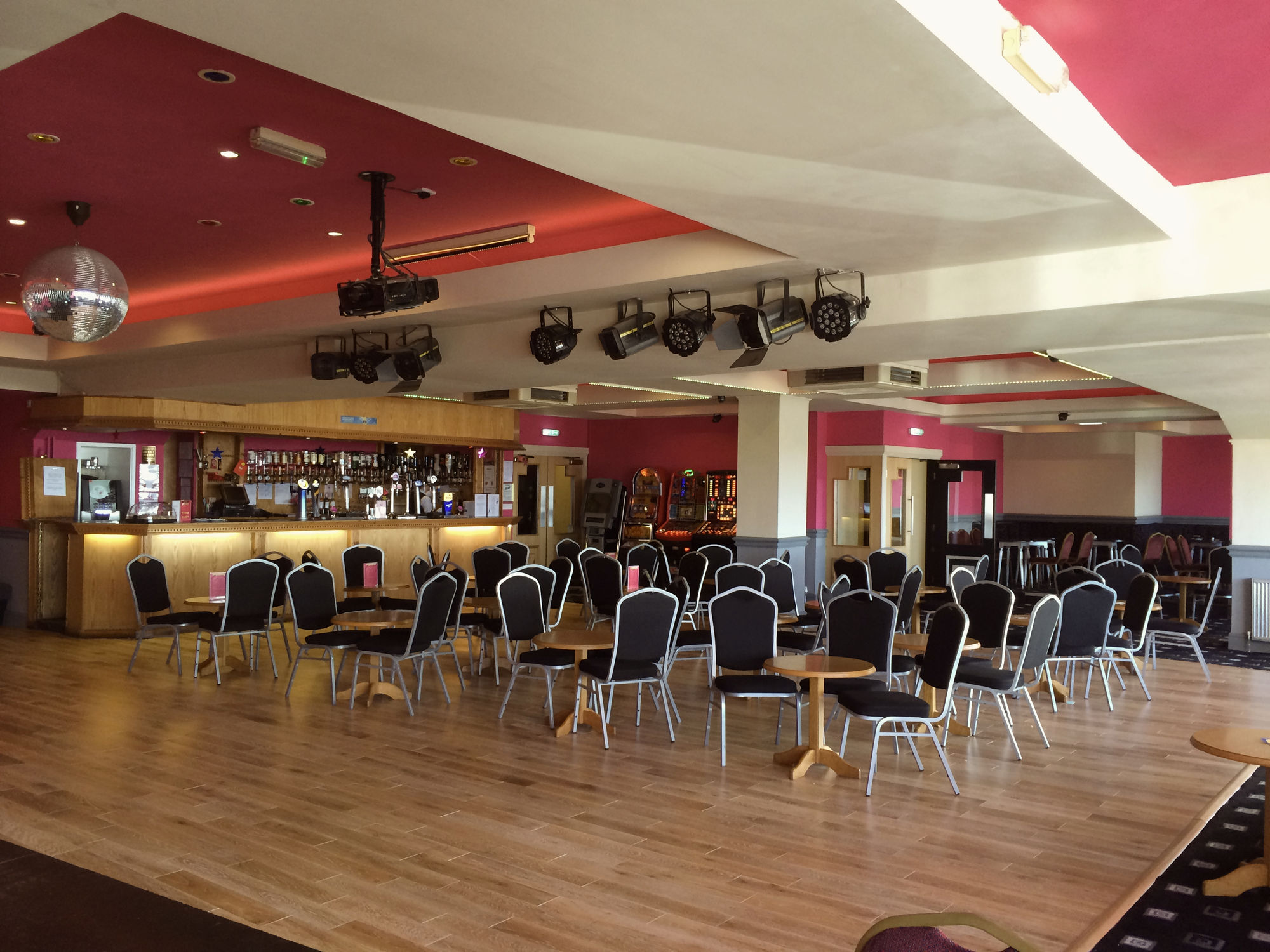 ทิฟฟานี่ส์ โฮเต็ล Hotel แบล็คพูล ภายนอก รูปภาพ